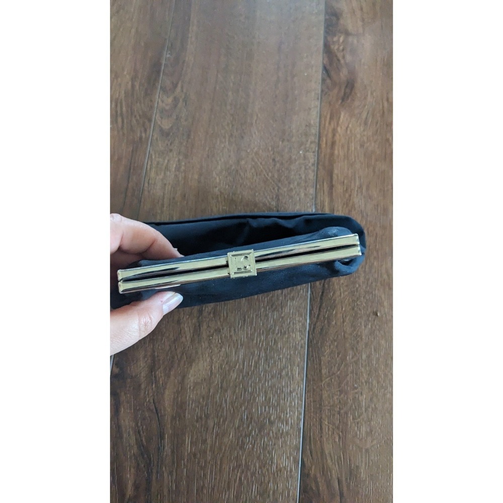 Small black clasp purse with strap options - Picture 5 of 5